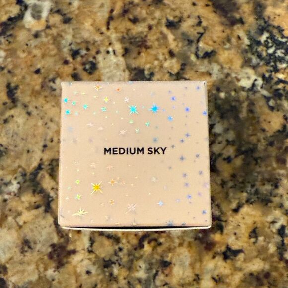 LUNAR BEAUTY Outer Dimension Bronzing & Sculpting Stick 12.0 g in Medium Sky - Picture 3 of 4